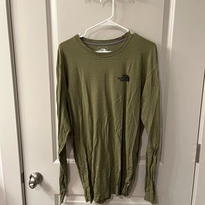 NORTH FACE MENS LARGE LONG SLEEVE GREEN SHIRT. NEVER BEEN MACHINE WASHED
